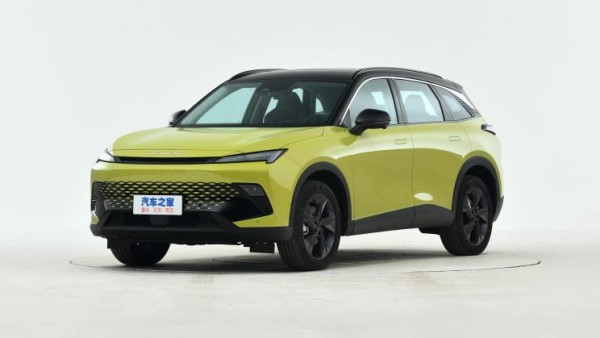 采用电子后视镜 北京魔方或于6月上市