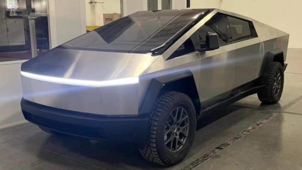 变化不小 曝量产特斯拉Cybertruck内饰