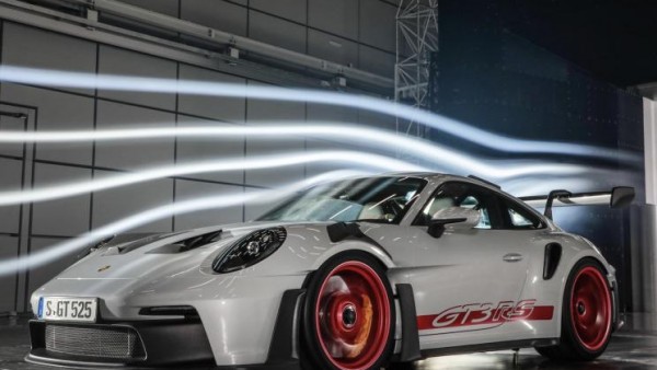 保时捷在全新911 GT3 RS上埋藏搞笑彩蛋