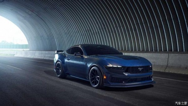 全面加强？福特Mustang Dark Horse官图