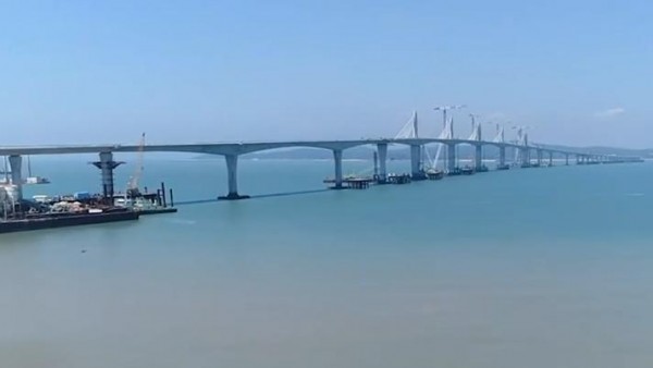 历时12年 大型跨海金门大桥正式通车