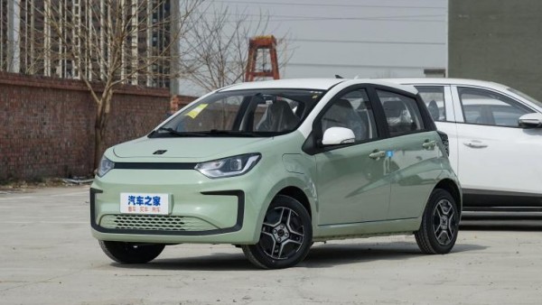 售7.29万 思皓花仙子周年款新车型上市
