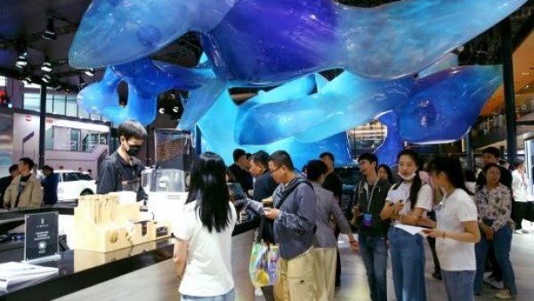 颜控都喜欢林肯Z，这外观就是拿捏年轻人