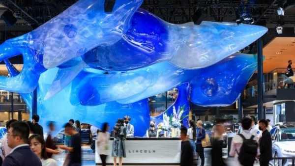 上海车展车型众多，林肯Z凭智能实力圈粉这届年轻人