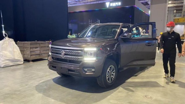 2023上海车展探馆：江铃大道燃油版实车