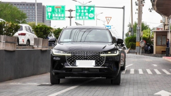 全新林肯冒险家遇上宝马X1，引领豪华SUV新潮流！