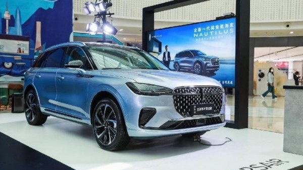 豪华SUV对决：奥迪Q3与全新林肯冒险家竟然有这么大差距