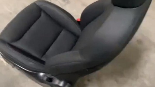 座椅图片曝光 新款Model 3更多消息来了
