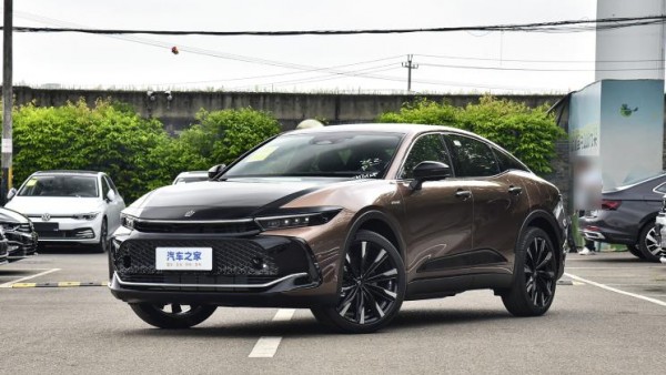 皇冠SportCross&皇冠威尔法今日上市
