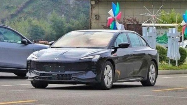 有望于11月份上市 红旗E001实车谍照