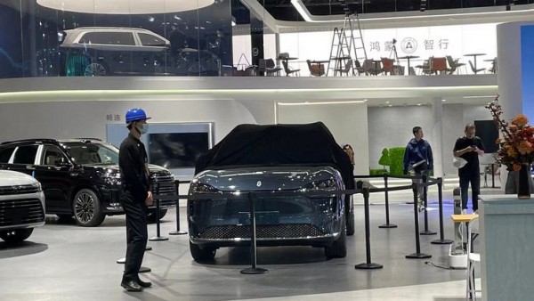 2023广州车展探馆：问界M9实车曝光