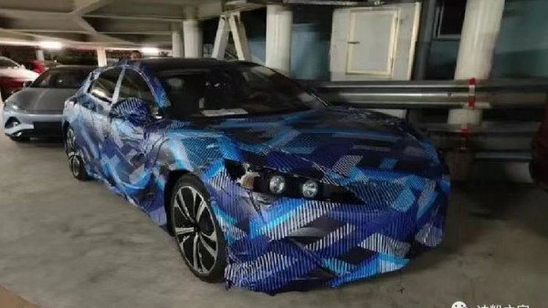 明年推出 腾势“保时捷Panamera”谍照