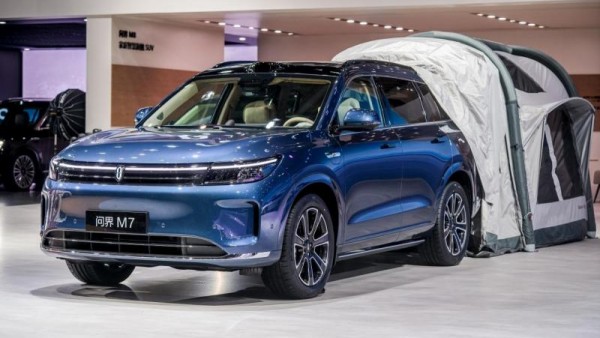 引领家庭出行新风尚，“国民SUV”问界新M7重庆车展受热捧