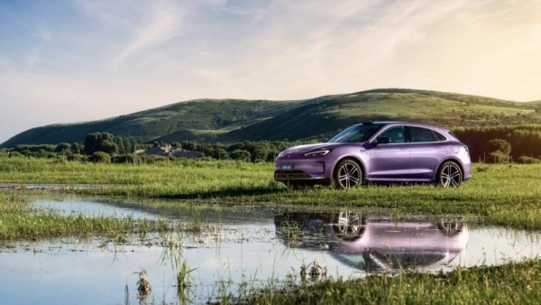 问界新M5 Ultra：20万级最具智驾比SUV，更好看、更好开、更智能