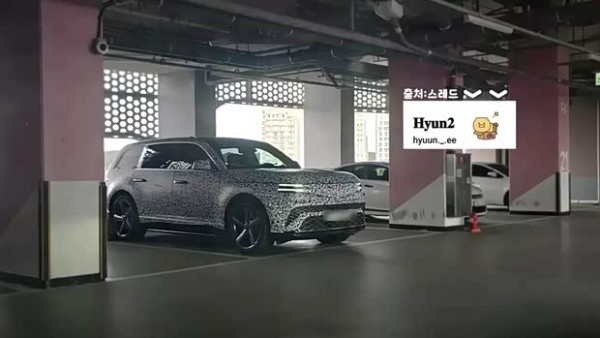 无B柱对开门设计更奢华 捷尼赛思GV90谍照