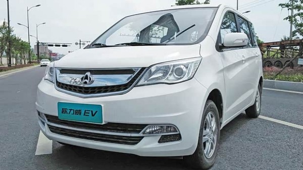 补贴前售15.80万元 长安欧力威EV上市