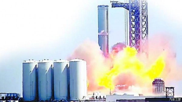 马斯克的SpaceX星船载人航天器发生爆炸