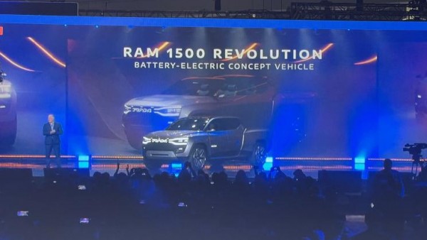 2023 CES：RAM Revolution电动皮卡首发