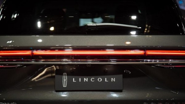 林肯冒险家上海车展亮相：豪华SUV领域的新王者！