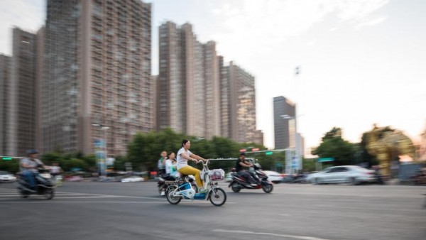 北京：试点外卖快递车加装芯片监测轨迹