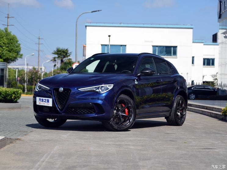 阿尔法・罗密欧 Stelvio 2019款 2.9T 510HP 四叶草版