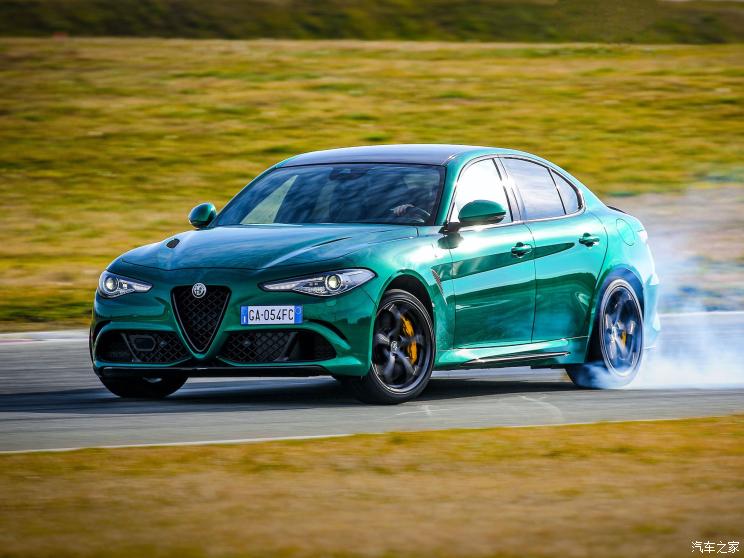 阿尔法・罗密欧 Giulia 2020款 Quadrifoglio 欧洲版