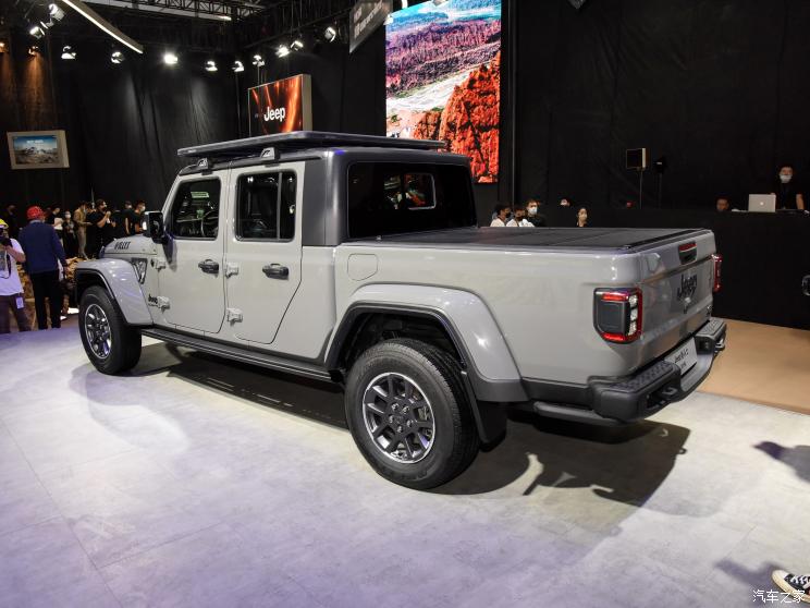 Jeep(进口) 角斗士 2022款 先行版