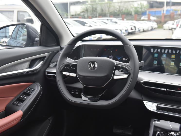 长安汽车 逸动 2022款 PLUS 蓝鲸NE 1.4T GDI DCT高配版