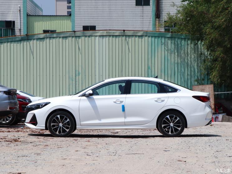 长安汽车 逸动 2022款 PLUS 蓝鲸NE 1.4T GDI DCT高配版