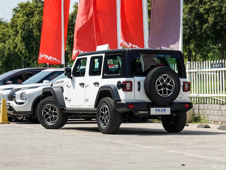 Jeep(进口) 牧马人 2024款 2.0T 罗宾汉四门版