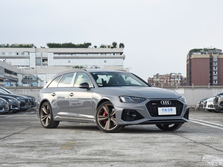 Audi Sport 奥迪RS 4 2023款  RS4 Avant 暗金版