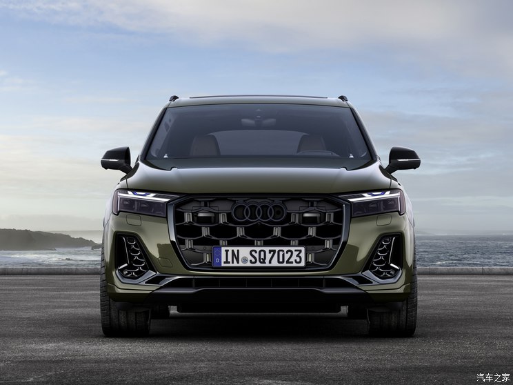 奥迪(进口) 奥迪SQ7 2025款 4.0 TFSI Black Edition 英国版