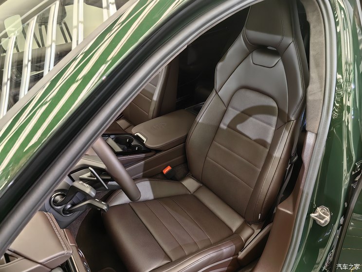 保时捷 Panamera新能源 2024款 Panamera Turbo E-Hybrid 行政加长版 4.0T